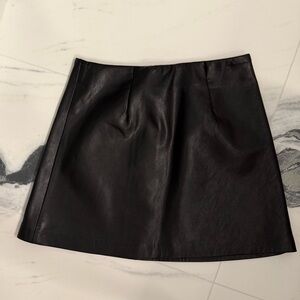 NWOT Zara faux leather mini skirt